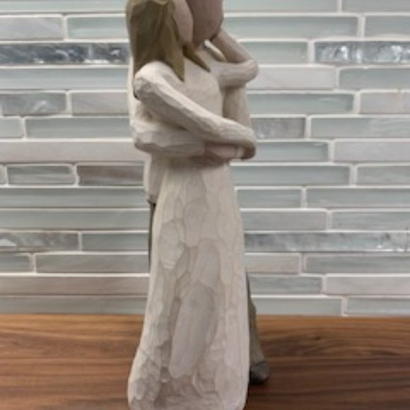 Willow Creek - Together 9" Hand Painted Resin Figure - Picture 6 of 8